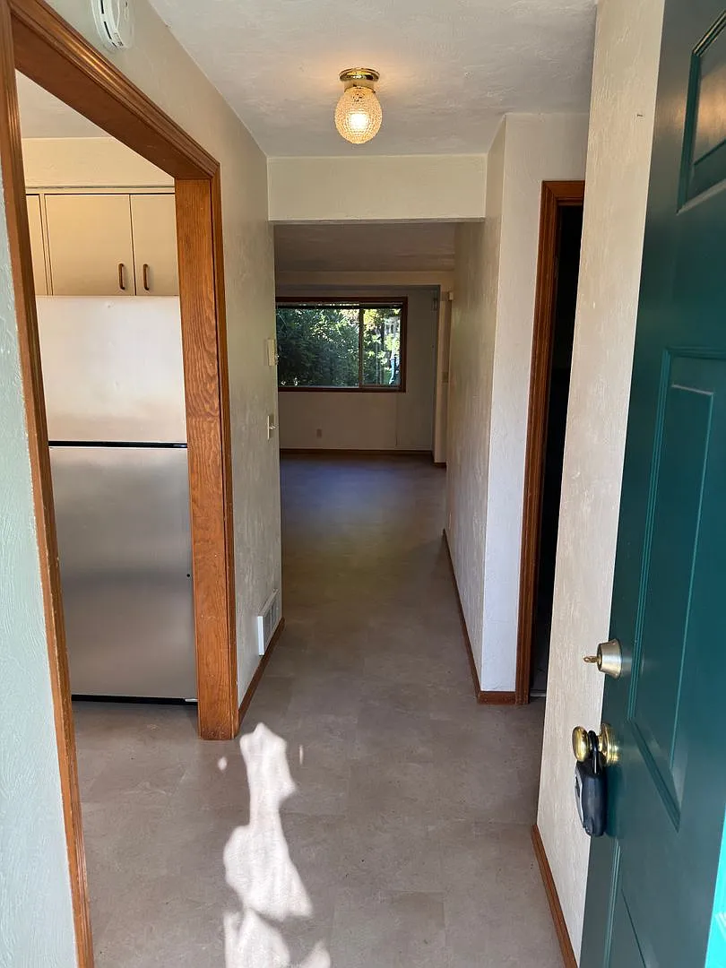 1609 Adkins St. — Photo 3