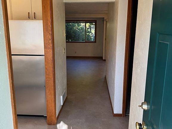 4th image of 1609 Adkins St APT 2