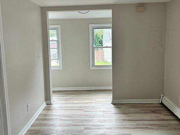 5th image of 107 Dewey St #2