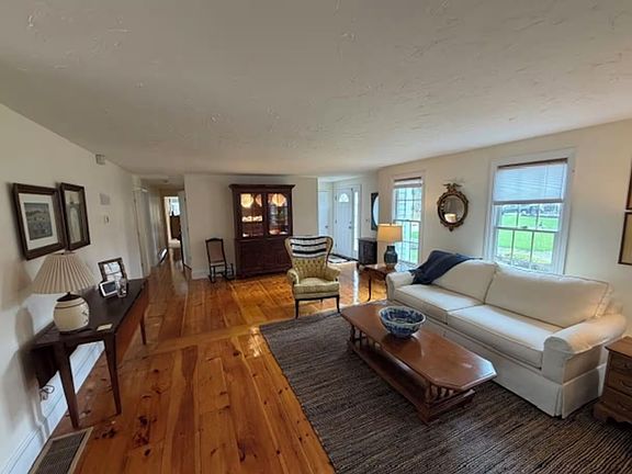 2nd image of 58 Pond St