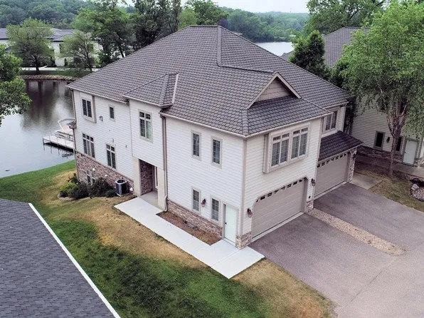 1196 E Hiawatha Dr #B, Wisconsin Dells, WI 53965
