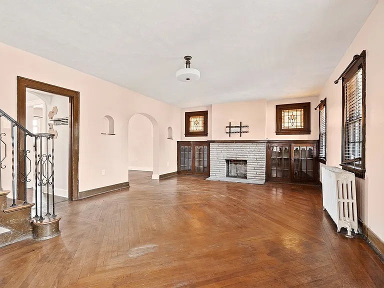 3846 Brownsville Rd — Photo 4