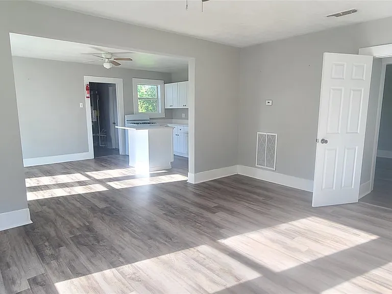 9710 Casa Loma Dr — Photo 15
