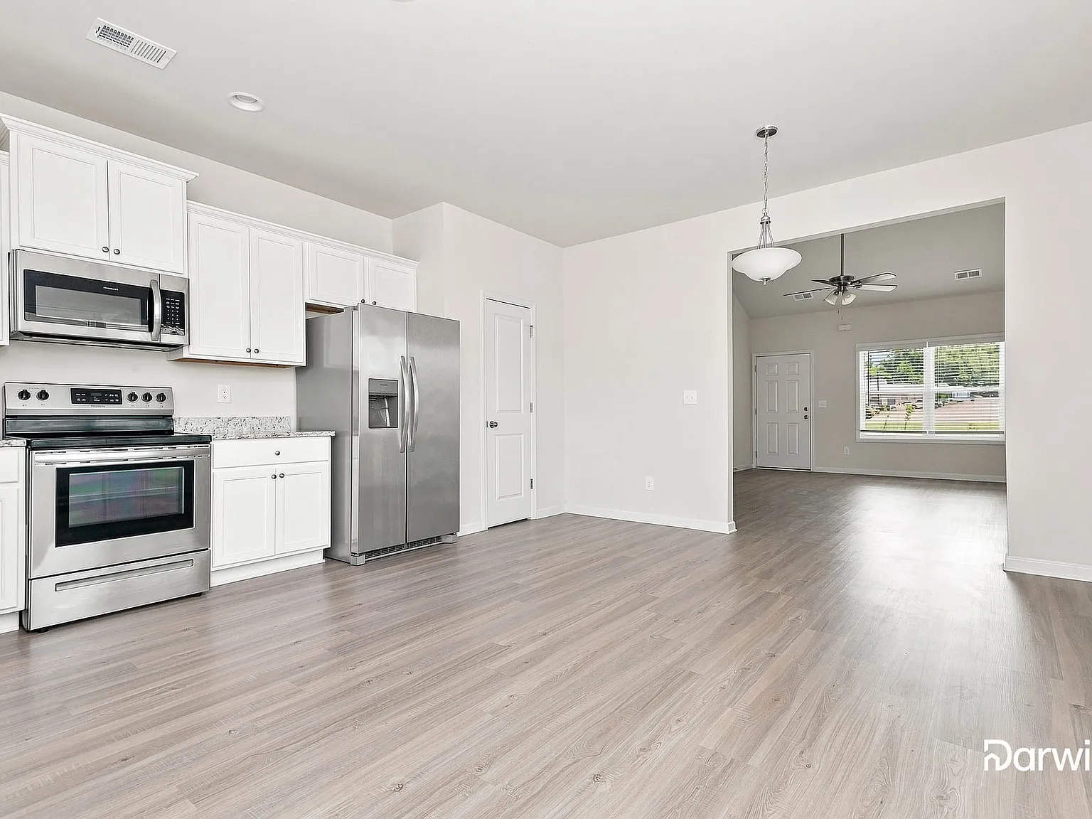 4 bed, 2.0 bath, 1624 sqft, $1,815 — Photo 2