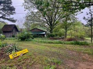 352 Rattlesnake Rd, Clinton, AR 72031