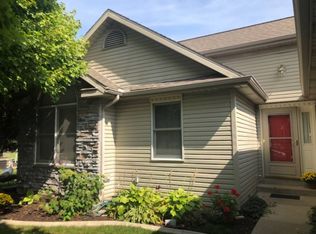 1545 Maple Ln, Nappanee, IN 46550