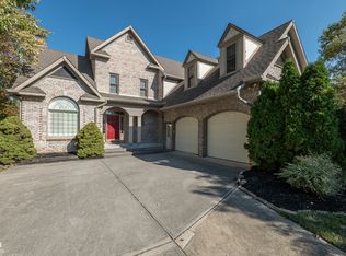 7489 Oakland Hills Dr, Indianapolis, IN