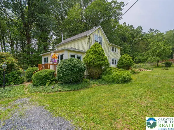 636 School Rd, Nazareth, PA 18064