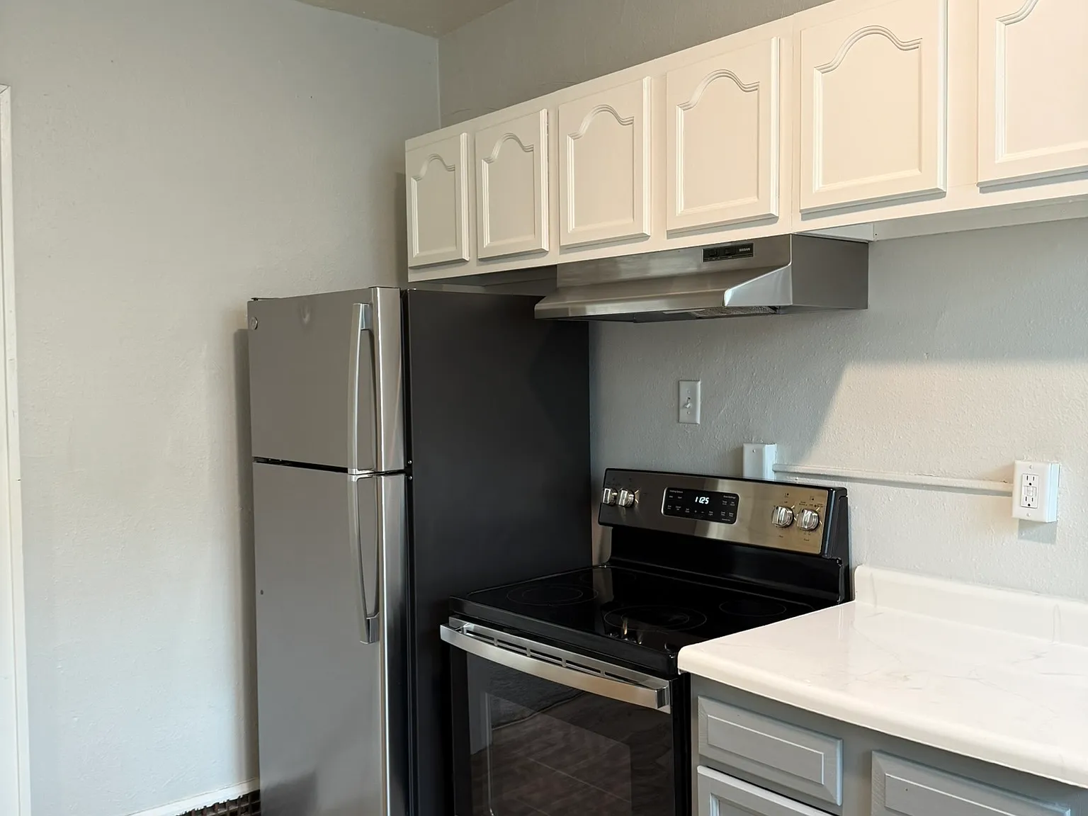 5 bed, $3,619 — Photo 3