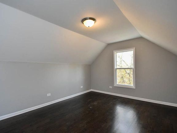 5th image of 1927 N Richmond St #3