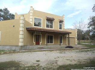 114 Turalura Ln, Floresville, TX 78114