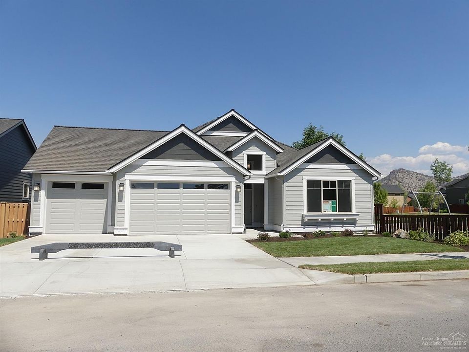 1st image of 1131 NE Sunrise St Lot 83