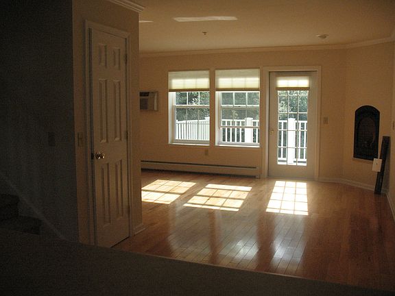 Living area unfurnished