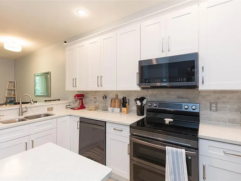 1050 Starkey Rd #104 — Photo 7