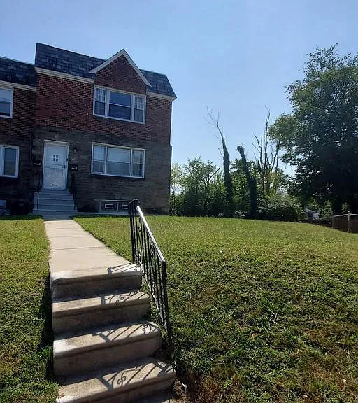 E Fariston Dr — Photo 2
