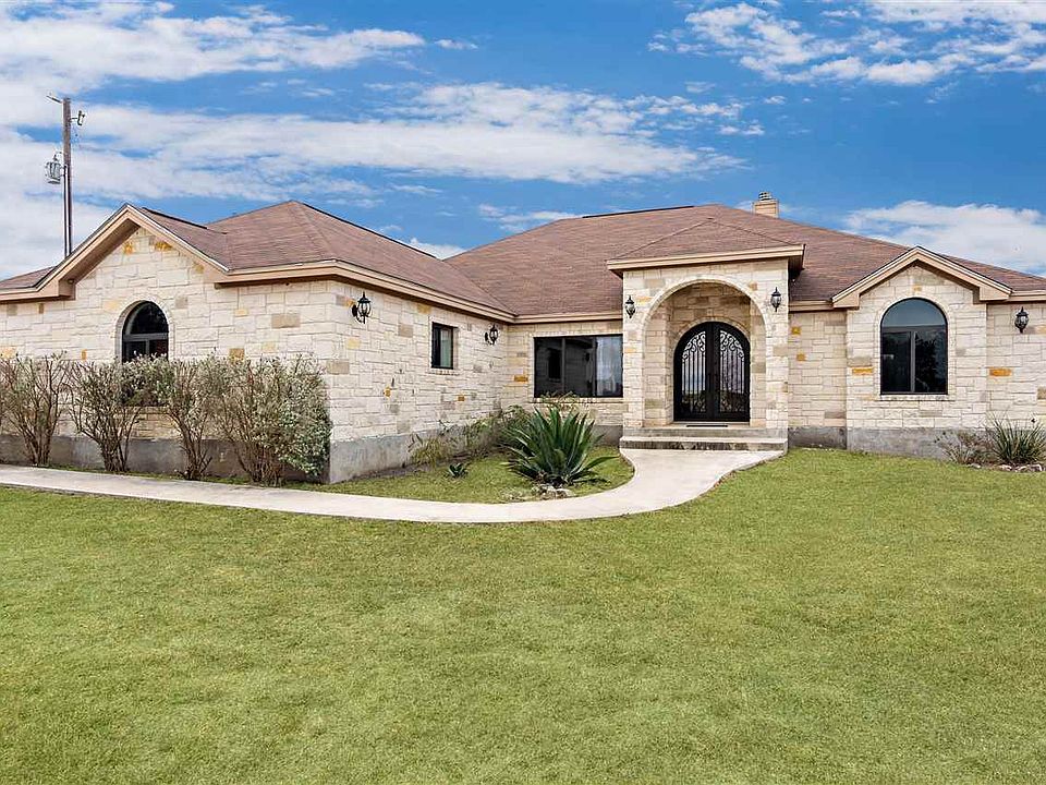 1st image of 150 Amber Oaks