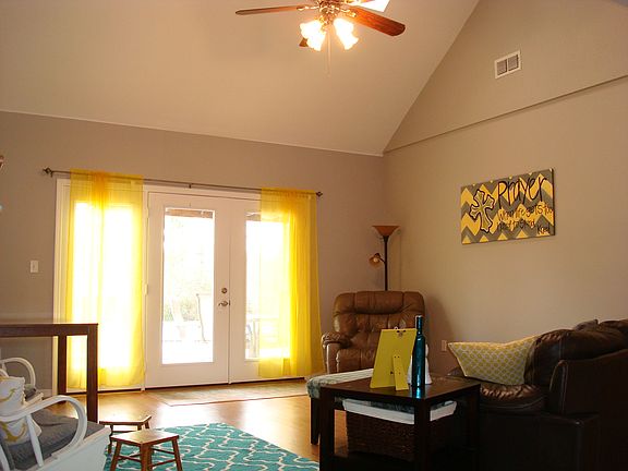 2nd image of 15203 Sunset Dr