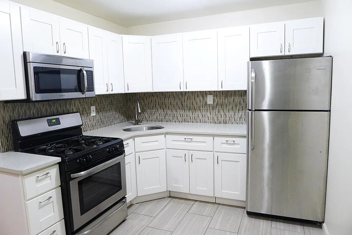 Studio, 450 sqft, $1,500 — Photo 2