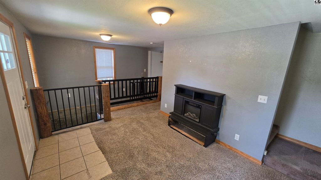 607 S Main St, McPherson, KS - View 2