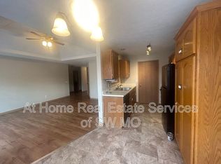 1260 Vintage Ln, Nixa, MO 65714