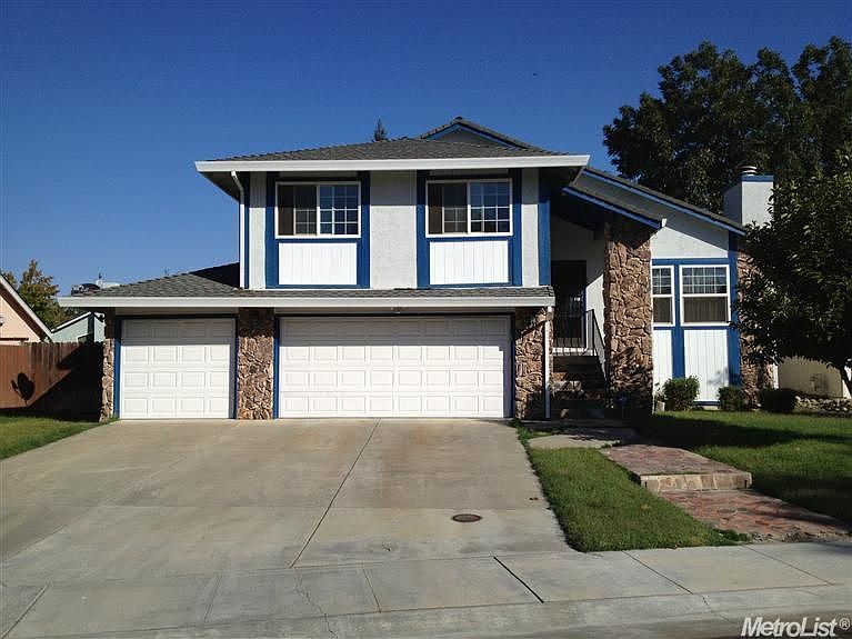 1st image of 10 Tinneil Ct