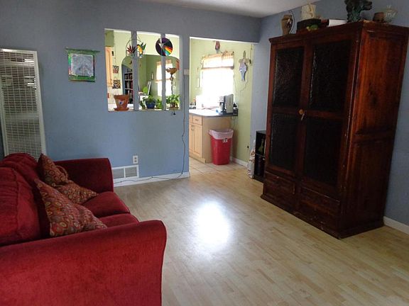 3rd image of 3212 Cypress Dr SW
