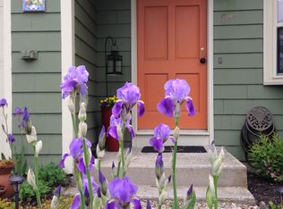 4 Lee Dr, Warren, RI 02885