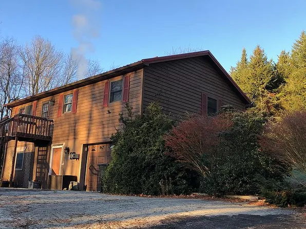 1217 Pleasant Valley Rd, Oakland, MD 21550