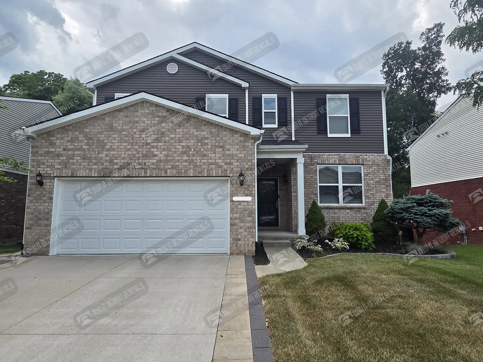 House- Colonial — Photo 1