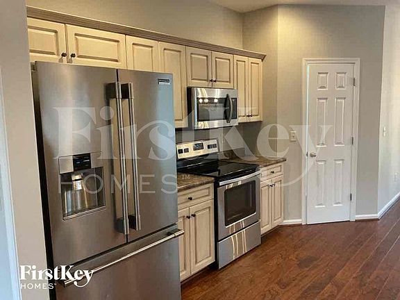 3rd image of 3795 Abbeyglen Way