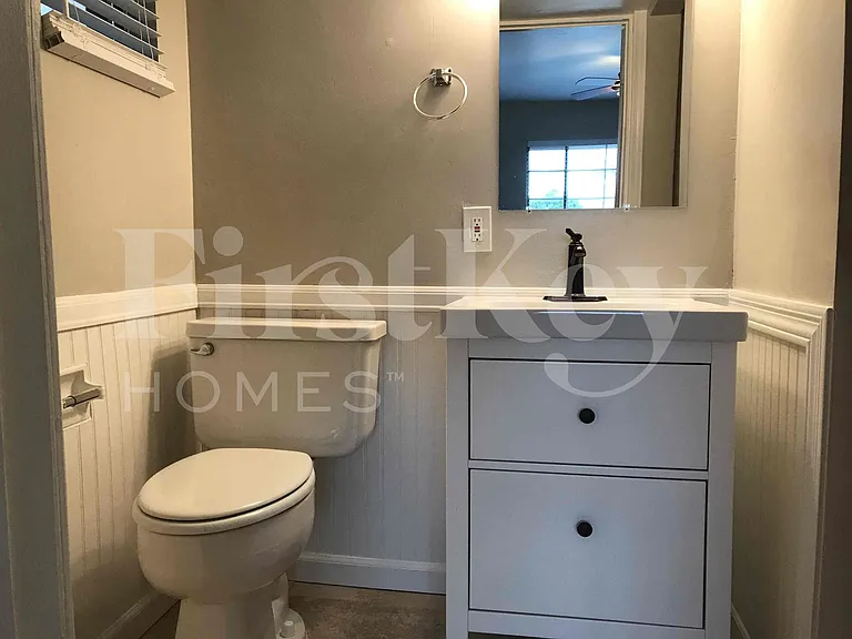 1507 W Berridge Ln — Photo 8