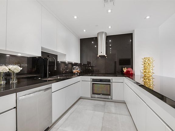 4th image of 201 Crandon Blvd APT 227