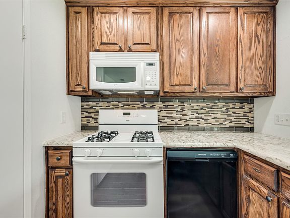 3rd image of 520 Debra Dr