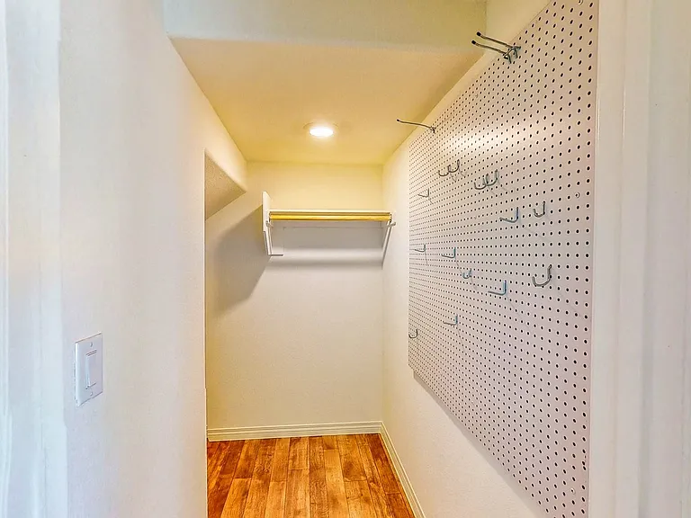 4261 Venus Falls Ave — Photo 10