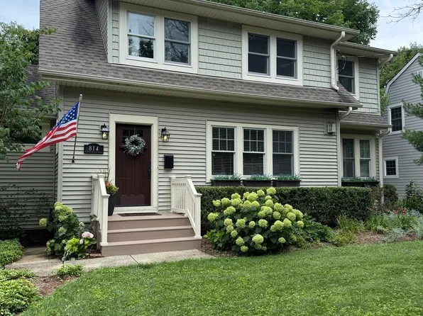 814 S 7th St, Saint Charles, IL 60174