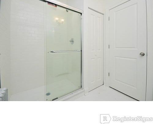 3rd image of 3407 W Balmoral Ave