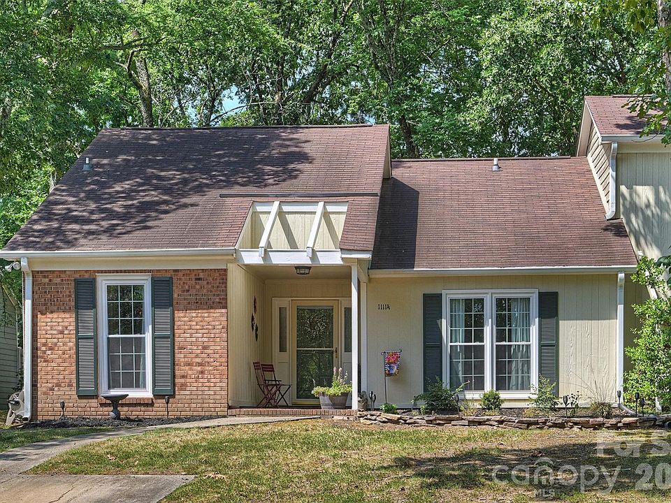 1st image of 11114 Sevilla Ct