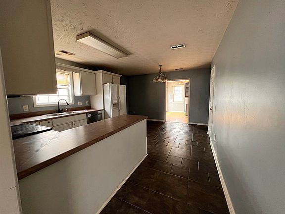 4th image of 4027 Douglas Fir Ln.