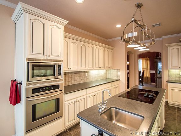 5th image of 10112 S 264th East Ave