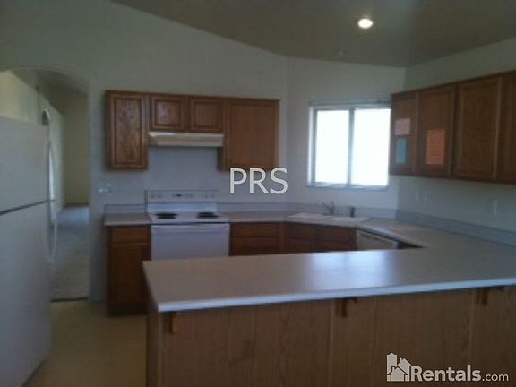 3rd image of 2610 E Redwood Ln