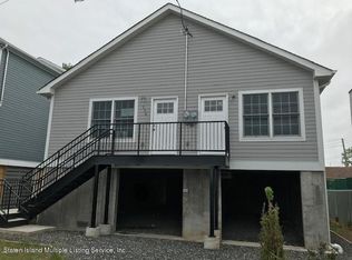 738 Seaview Ave, Staten Island, NY 10305
