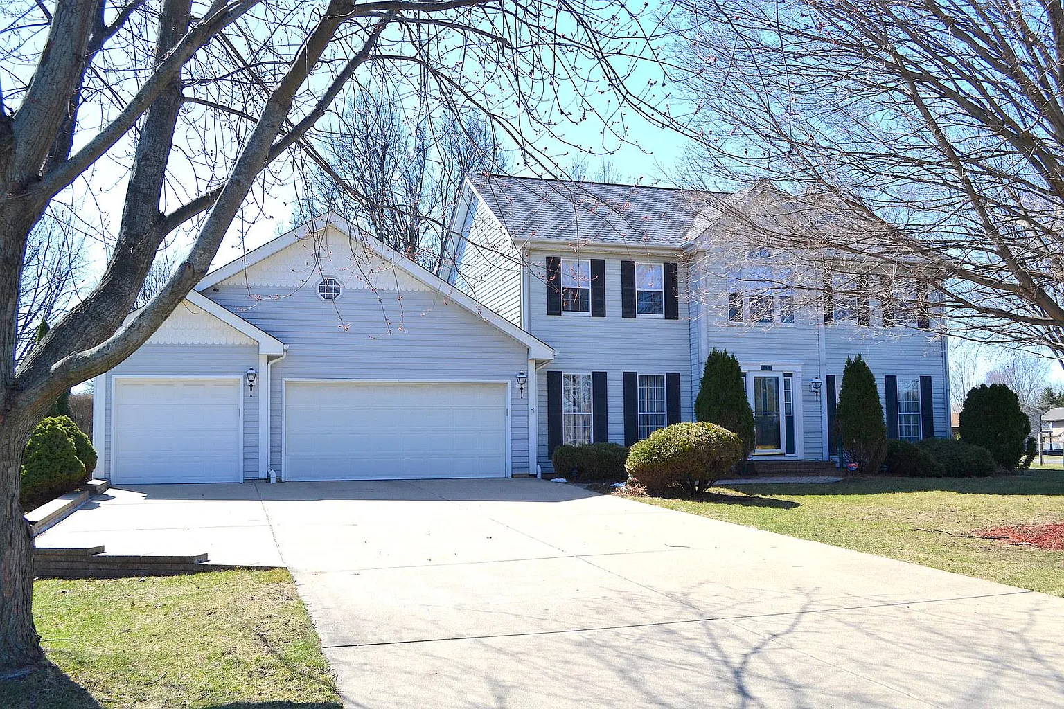 314 Skylark Dr photo 1