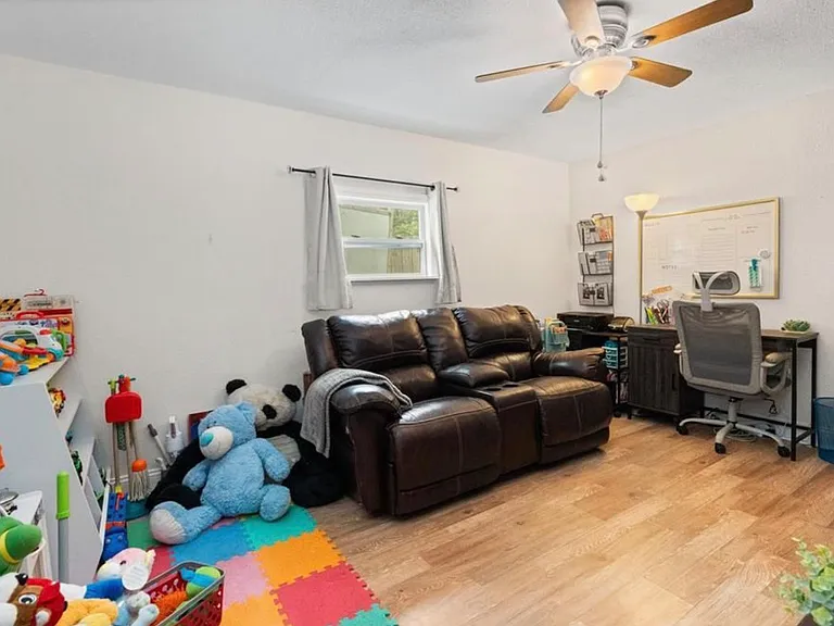 3042 Hanna Ct — Photo 10