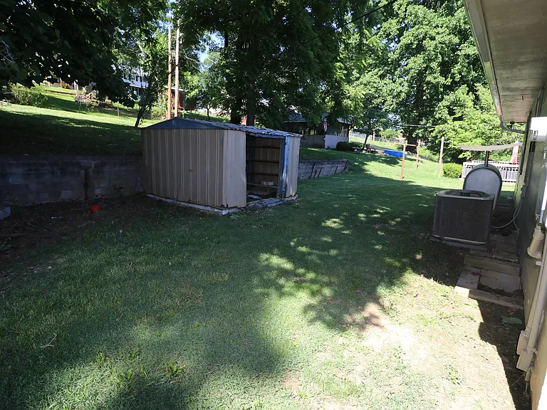 2026 W Stone Dr — Photo 18