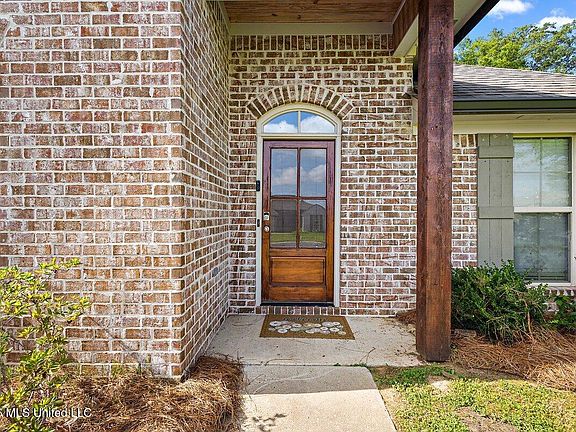 2nd image of 119 Allie Ln