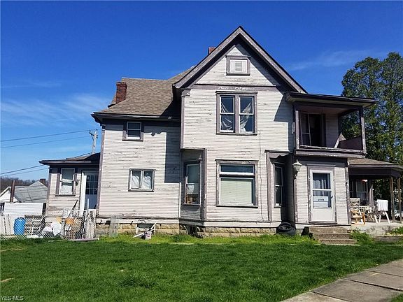 2nd image of 405 Park Ave