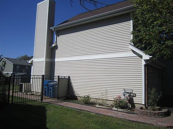3rd image of 2083 Green Bridge Ln