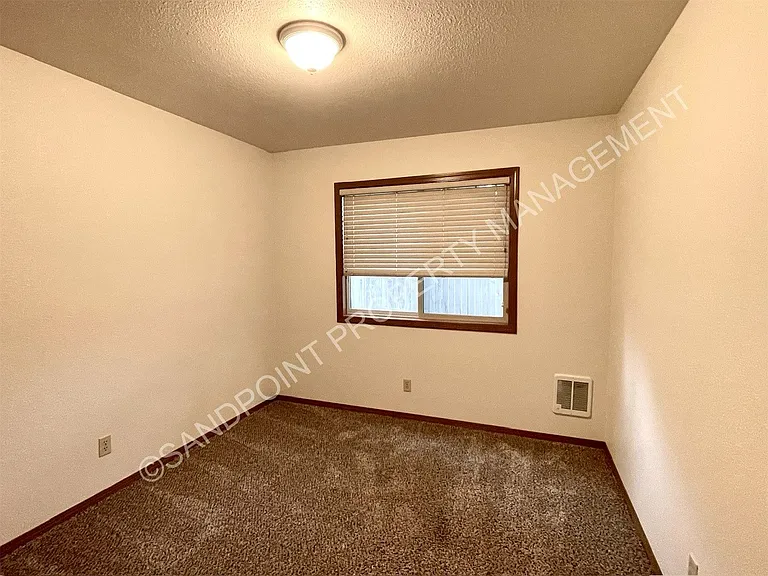 910 N Division Ave #208 — Photo 25