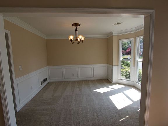 2nd image of 4960 Niagara Dr NW