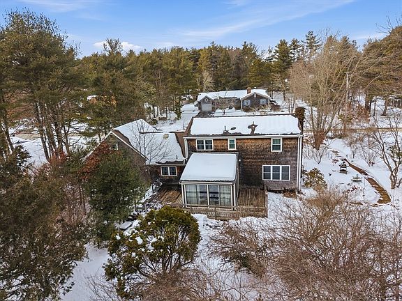 5th image of 18 Wordell St